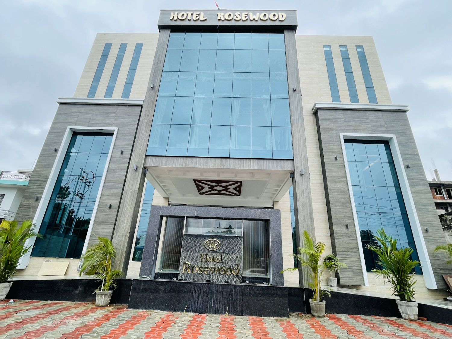 Hotel Rosewood – Best Hotel in Kanpur